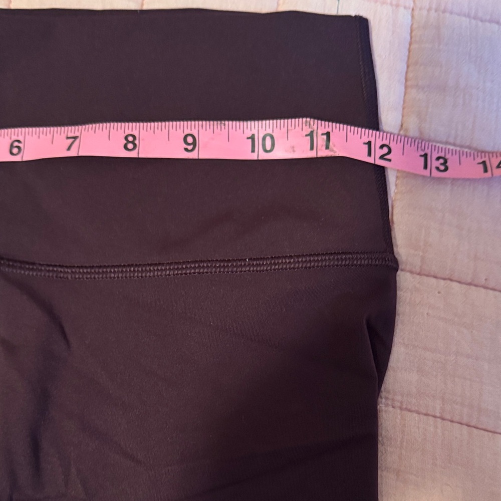 lululemon Burgandy/Wine Leggings size 4 21” EUC - Picture 9 of 10
